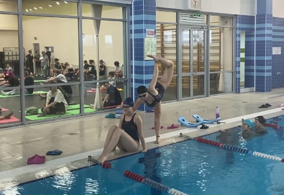 Предновогодний турнир по синхронному плаванию среди студентов третьекурсников ИФМиБ Предновогодний турнир по синхронному плаванию среди студентов третьекурсников ИФМиБ