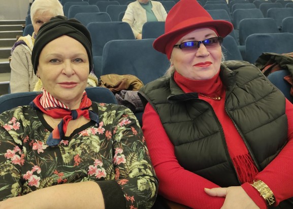 Студенты элегантного возраста прослушали лекцию Студенты элегантного возраста прослушали лекцию