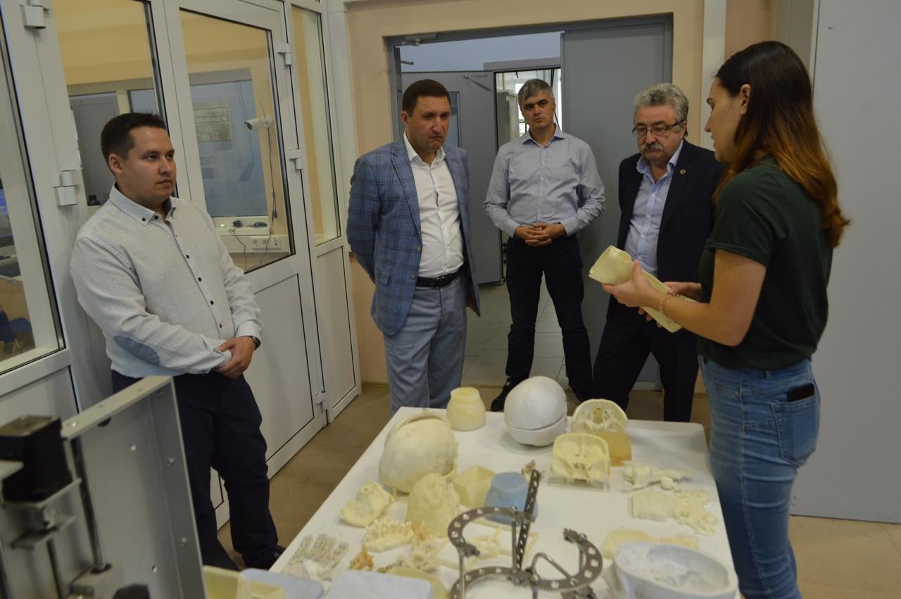 Генеральный директор ООО ИЦ 'Энергопрогресс' Гараев Алмаз Лябисович посетил Инженерный институт КФУ Генеральный директор ООО ИЦ 'Энергопрогресс' Гараев Алмаз Лябисович посетил Инженерный институт КФУ