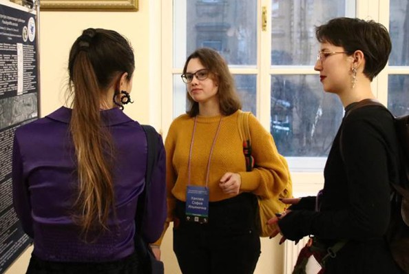 Хамлюк С.И. (в центре) Студенты и преподаватели кафедры приняли участие в 'Беломорская студенческая научная сессии СПбГУ ? 2025'