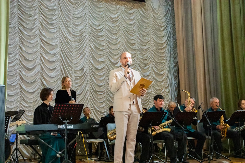 Джазовые мелодии в честь Дня учителя: Джазовые мелодии в честь Дня учителя: