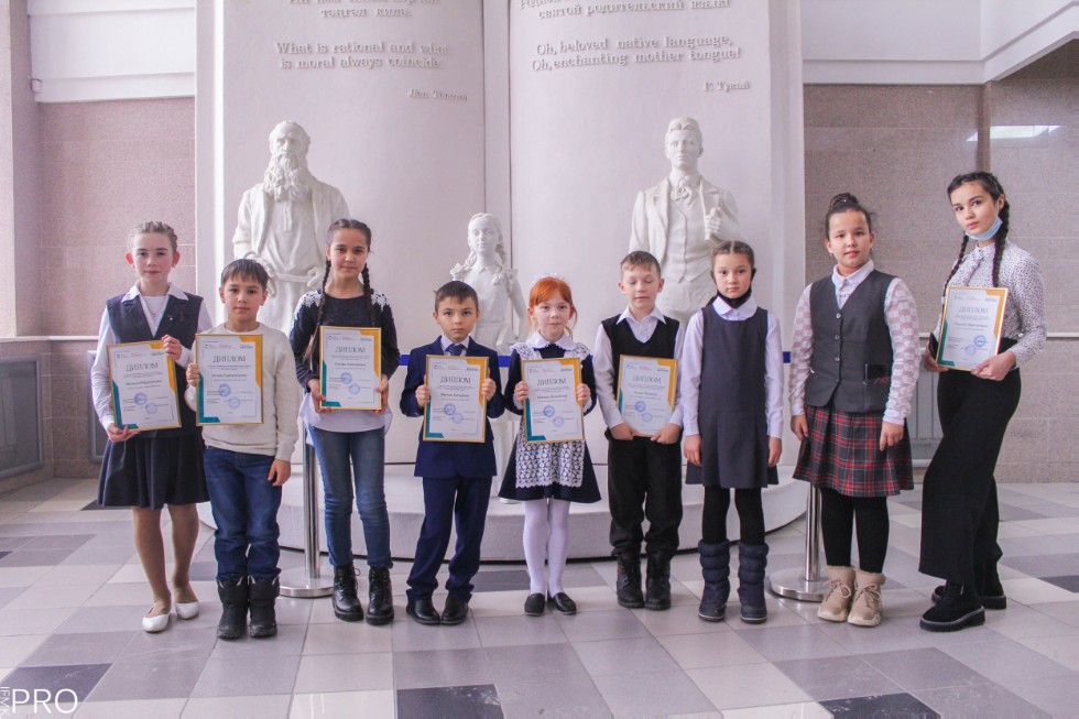 'Туган тел' олимпиадасының җиңүчеләрен бүләкләү 'Туган тел' олимпиадасының җиңүчеләрен бүләкләү