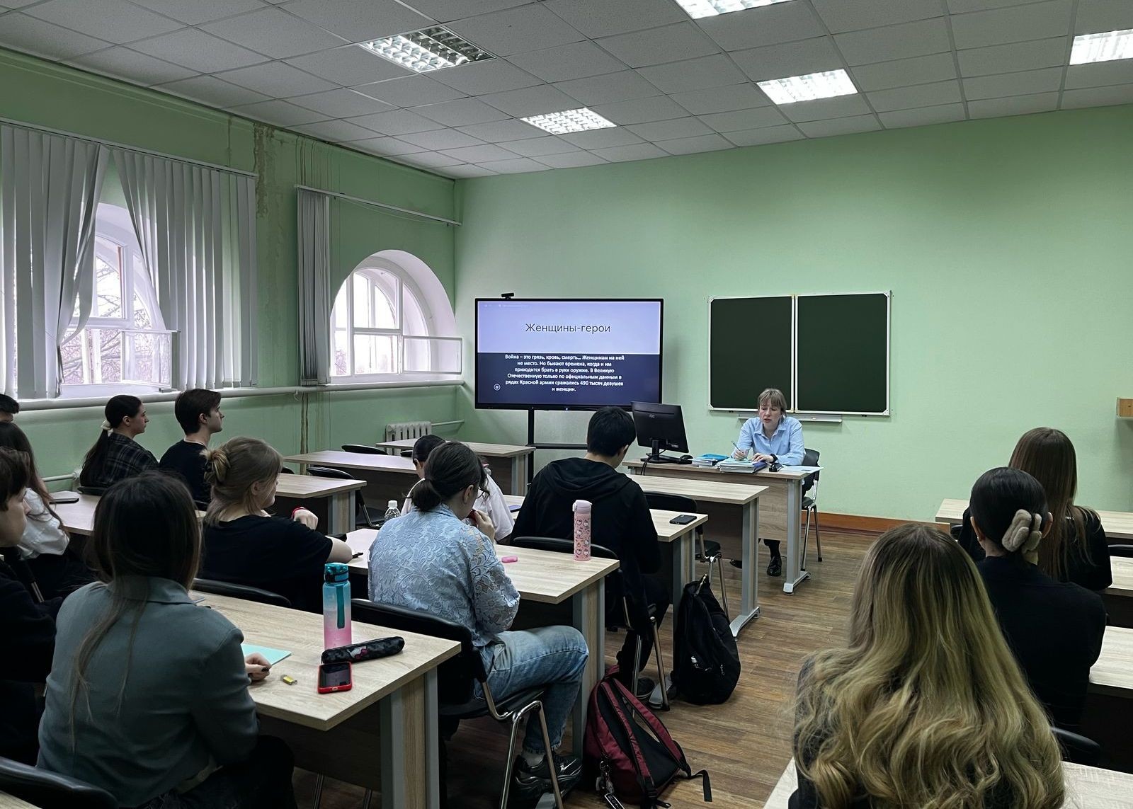 Прошел кураторский час, посвященный женщинам-героям Прошел кураторский час, посвященный женщинам-героям