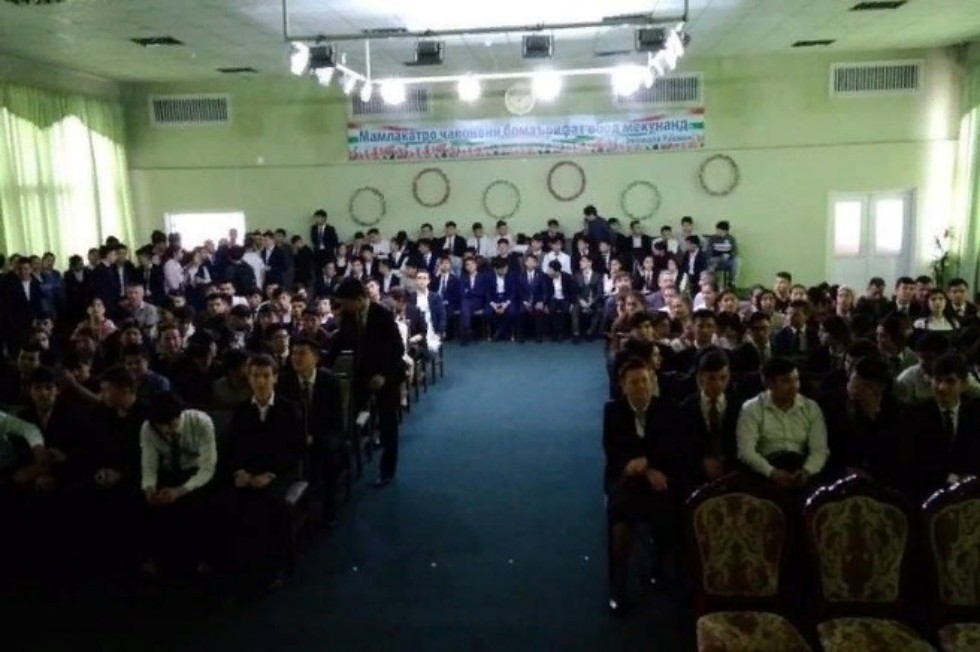 Преподаватель Елабужского института КФУ стал участником международной выставки 'Образование и карьера - 2019' Преподаватель Елабужского института КФУ стал участником международной выставки 'Образование и карьера - 2019'