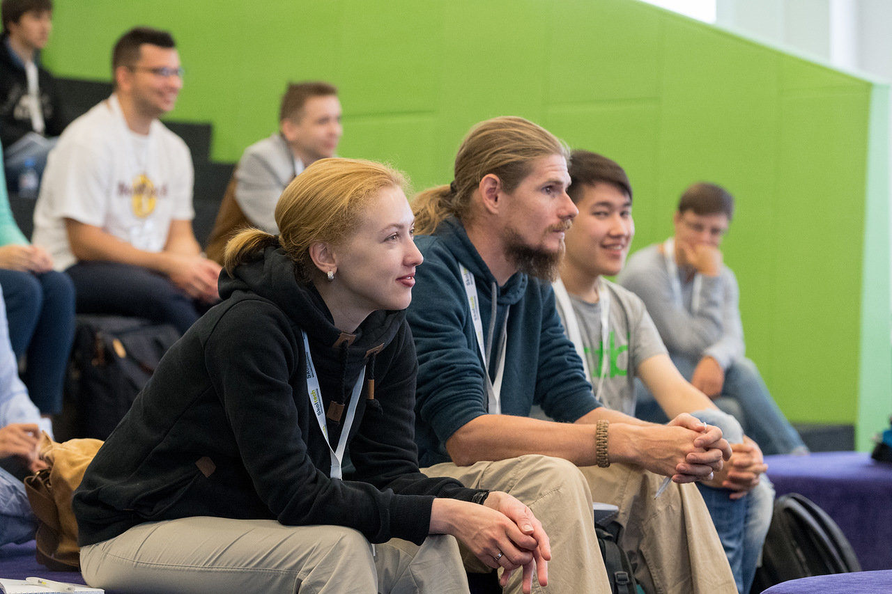 Сотрудники лаборатории на Летней школе Сколтеха по теоретической физике, биоинформатике и молекулярной биологии Сотрудники лаборатории на Летней школе Сколтеха по теоретической физике, биоинформатике и молекулярной биологии