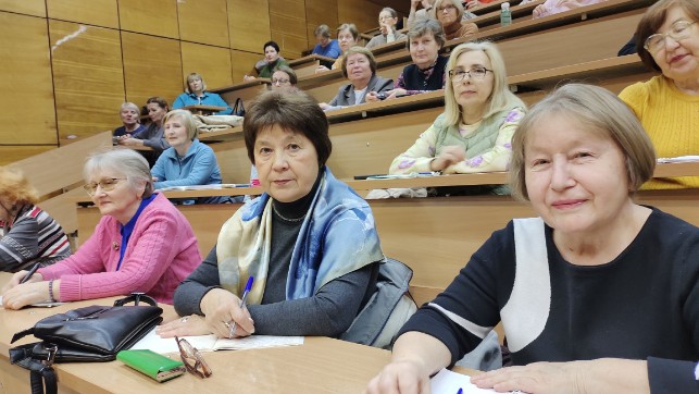 Слушатели Университета третьего возраста с большим интересом посещают лекции по истории Казани Слушатели Университета третьего возраста с большим интересом посещают лекции по истории Казани