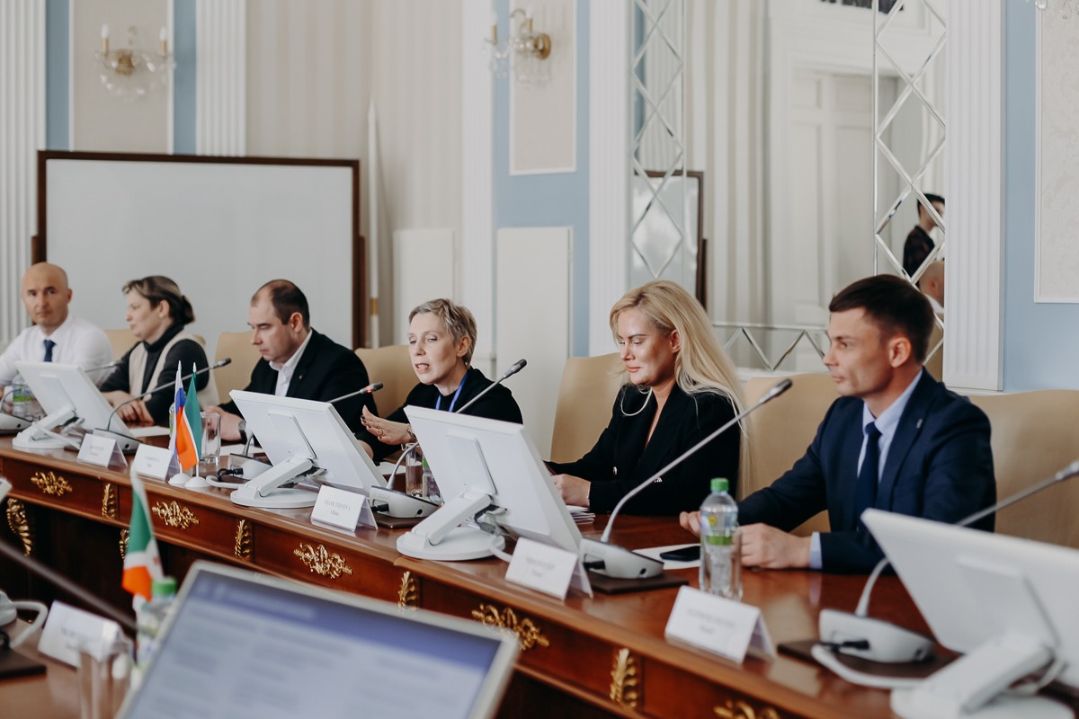 В ходе визита в КФУ послы африканских стран высоко оценили уровень российского образования В ходе визита в КФУ послы африканских стран высоко оценили уровень российского образования