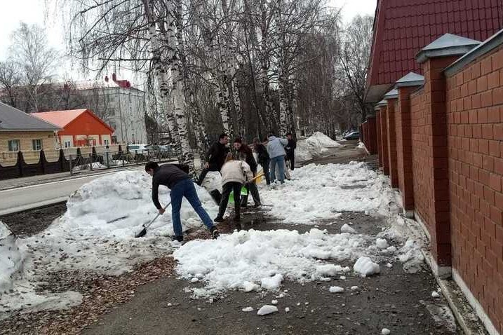 'Провели субботник ? навели порядок!' 'Провели субботник ? навели порядок!'