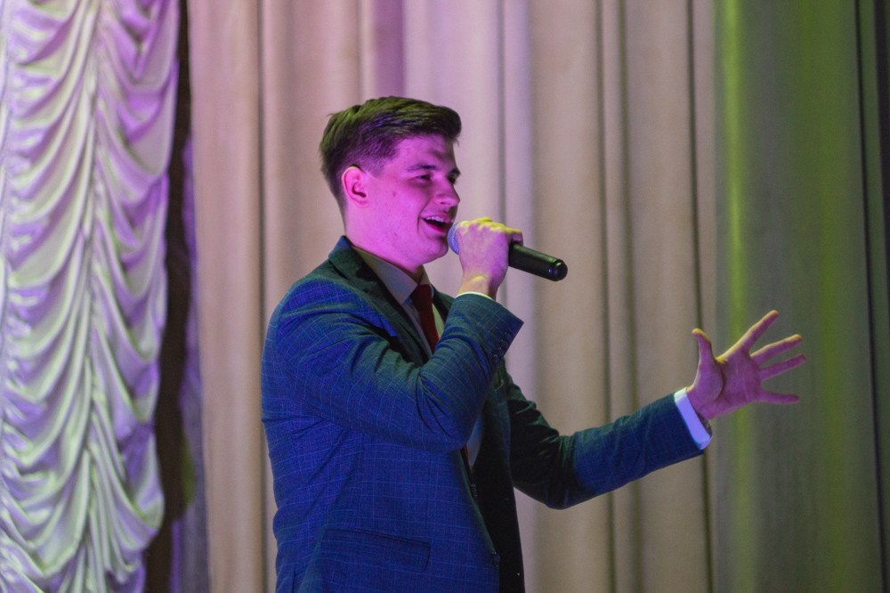 Мы не прощаемся! Мы не прощаемся!