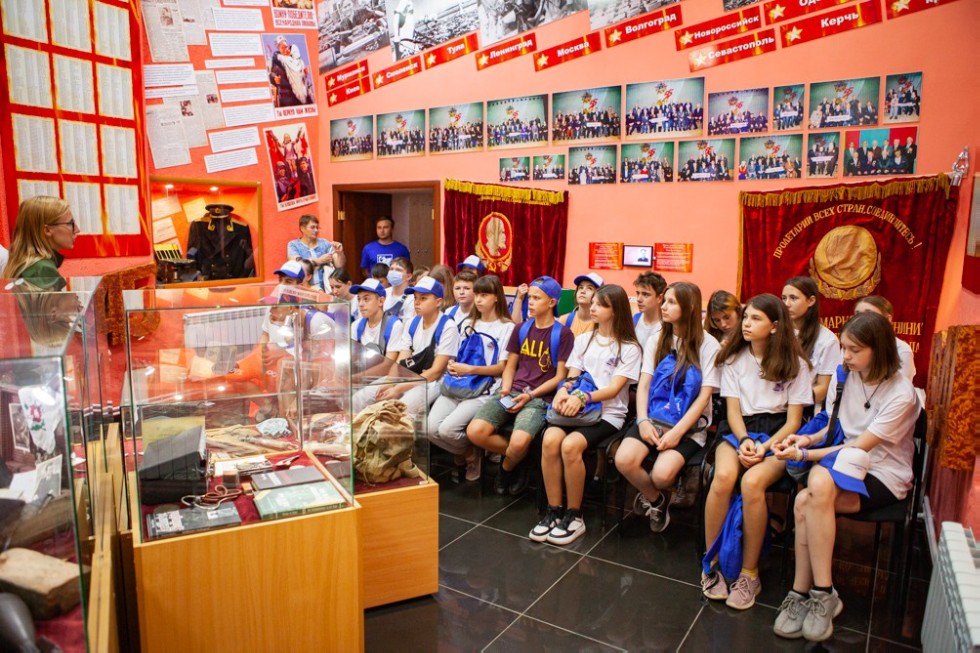 Университетская смена продолжает знакомиться с Елабугой Университетская смена продолжает знакомиться с Елабугой