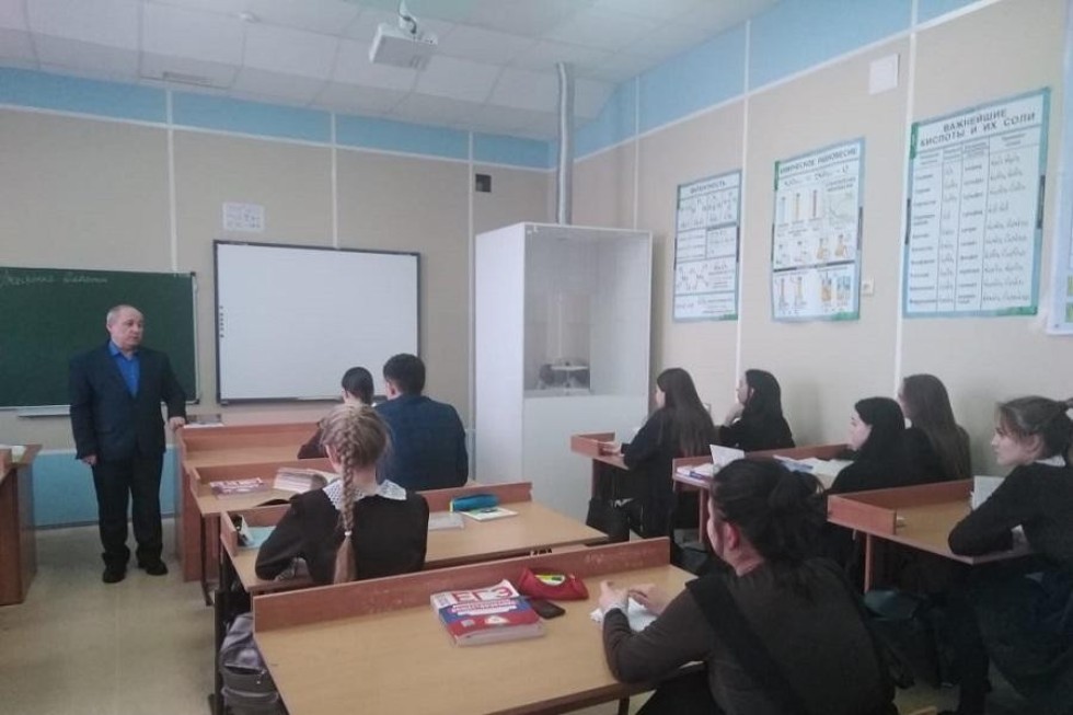 'Поступай в Елабужский - поступай в Федеральный!' 'Поступай в Елабужский - поступай в Федеральный!'