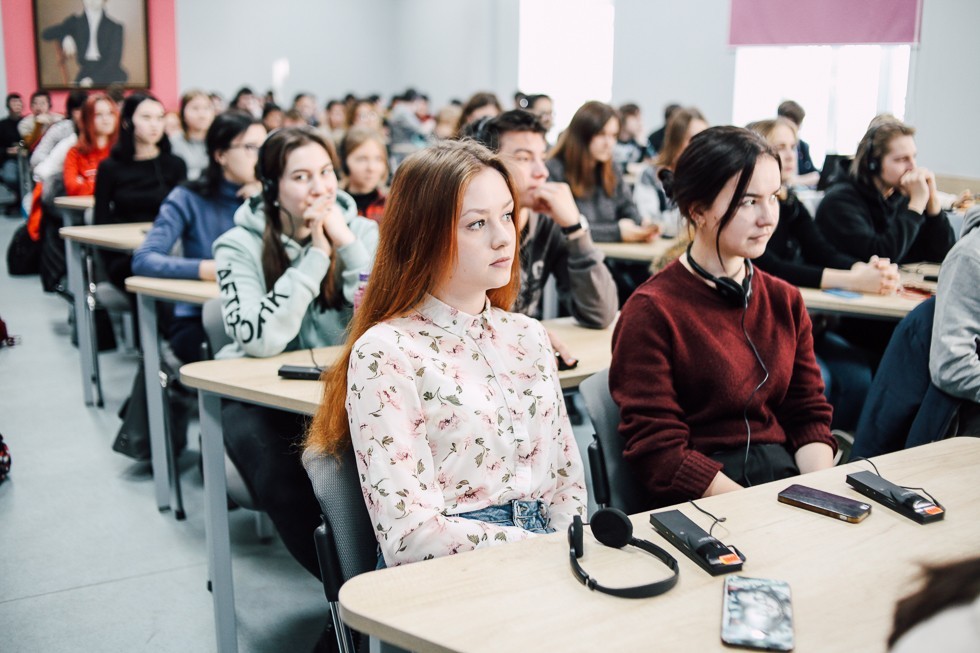 Открытая лекция профессора Робина Лейна Фокса из Оксфорда была прочитана студентам Института международных отношений КФУ Открытая лекция профессора Робина Лейна Фокса из Оксфорда была прочитана студентам Института международных отношений КФУ