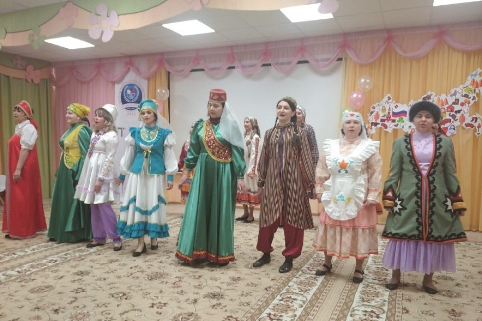 'И творчество, и вдохновение, и мастерство ? единство трёх!' 'И творчество, и вдохновение, и мастерство ? единство трёх!'