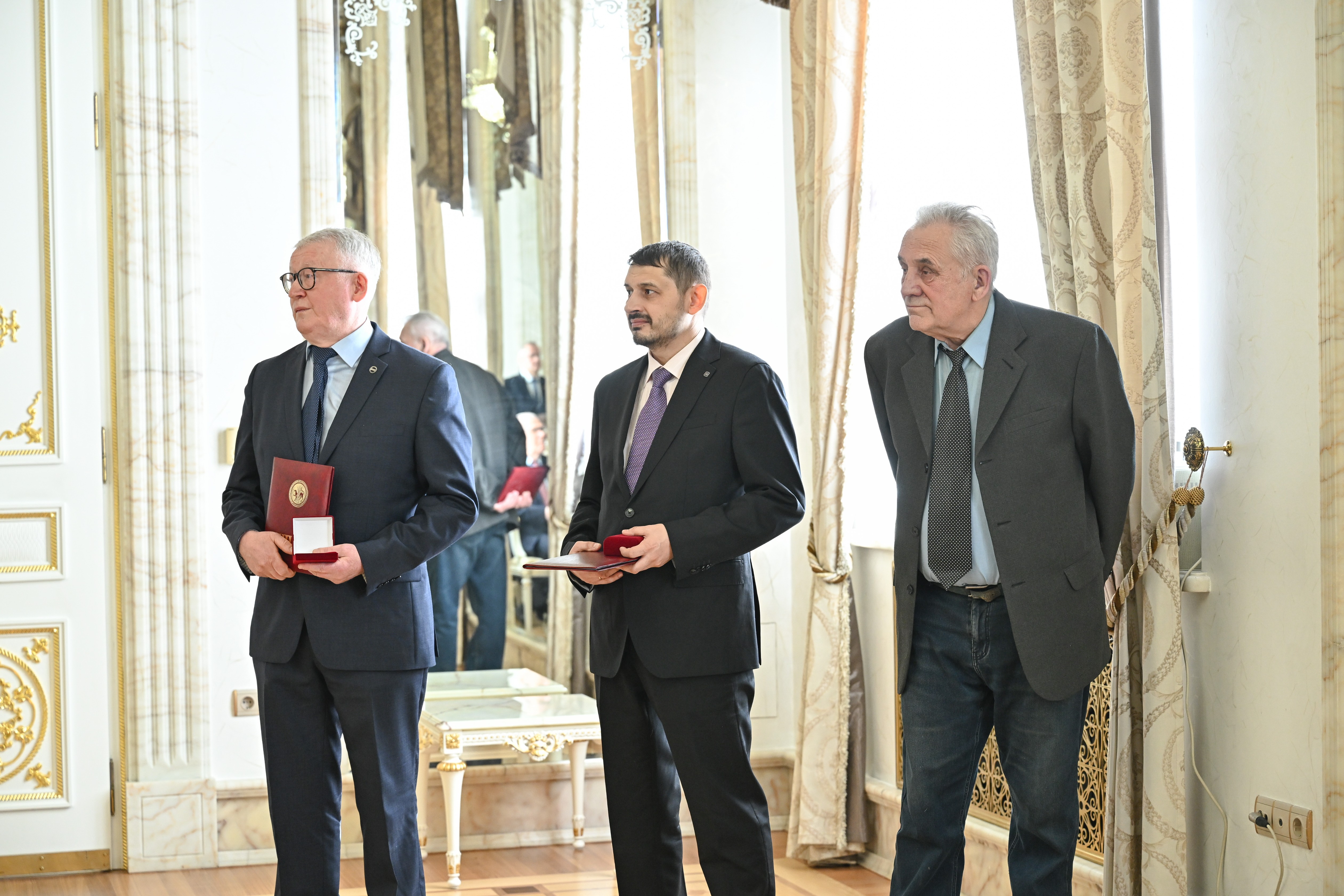 Состоялась торжественная церемония вручения Раисом Республики Татарстан Р.Н.Миннихановым Государственных премий Республики Татарстан в области науки и техники и государственных наград Состоялась торжественная церемония вручения Раисом Республики Татарстан Р.Н.Миннихановым Государственных премий Республики Татарстан в области науки и техники и государственных наград