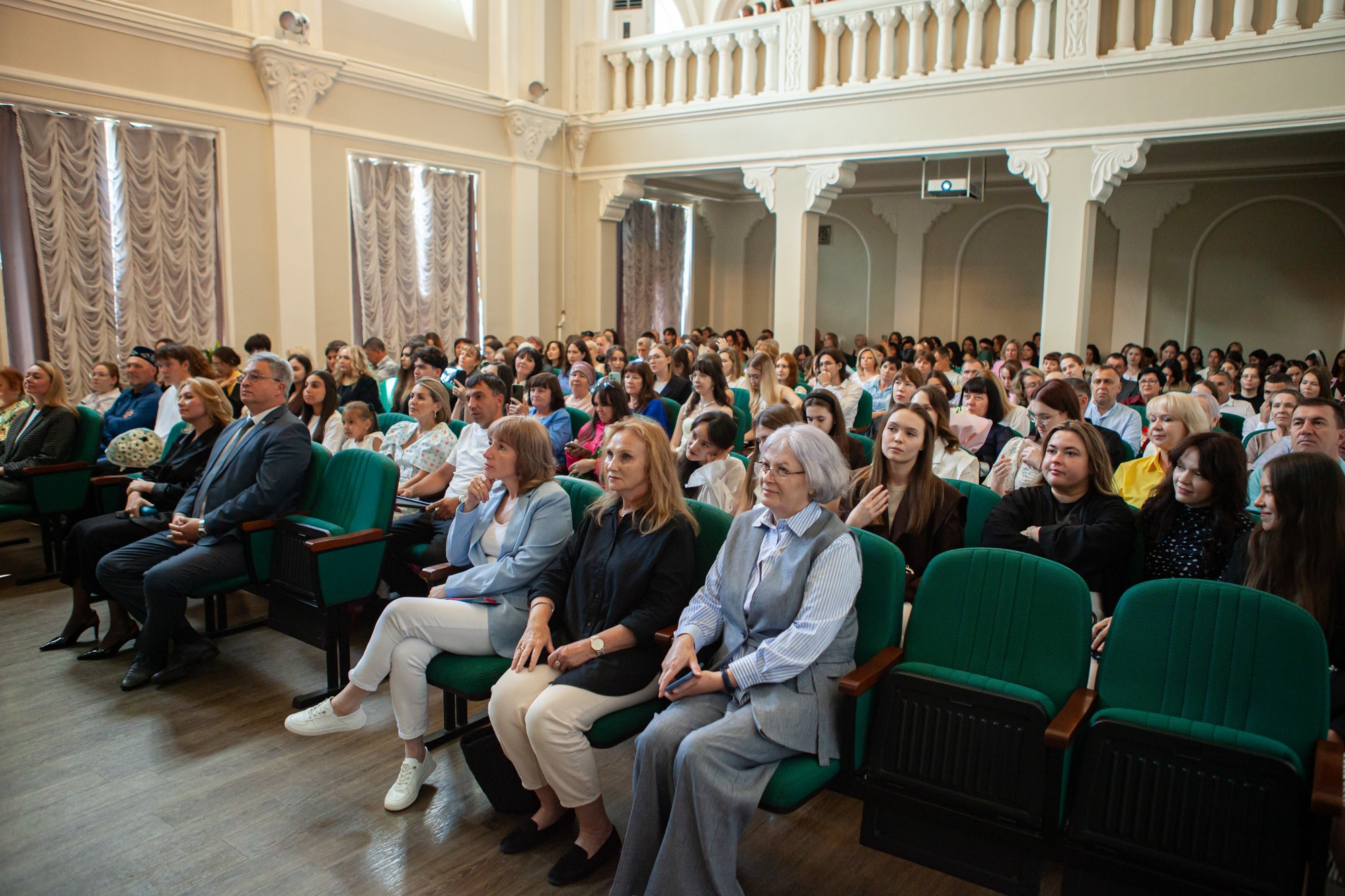 Состоялось вручение дипломов выпускникам Елабужского института КФУ Состоялось вручение дипломов выпускникам Елабужского института КФУ