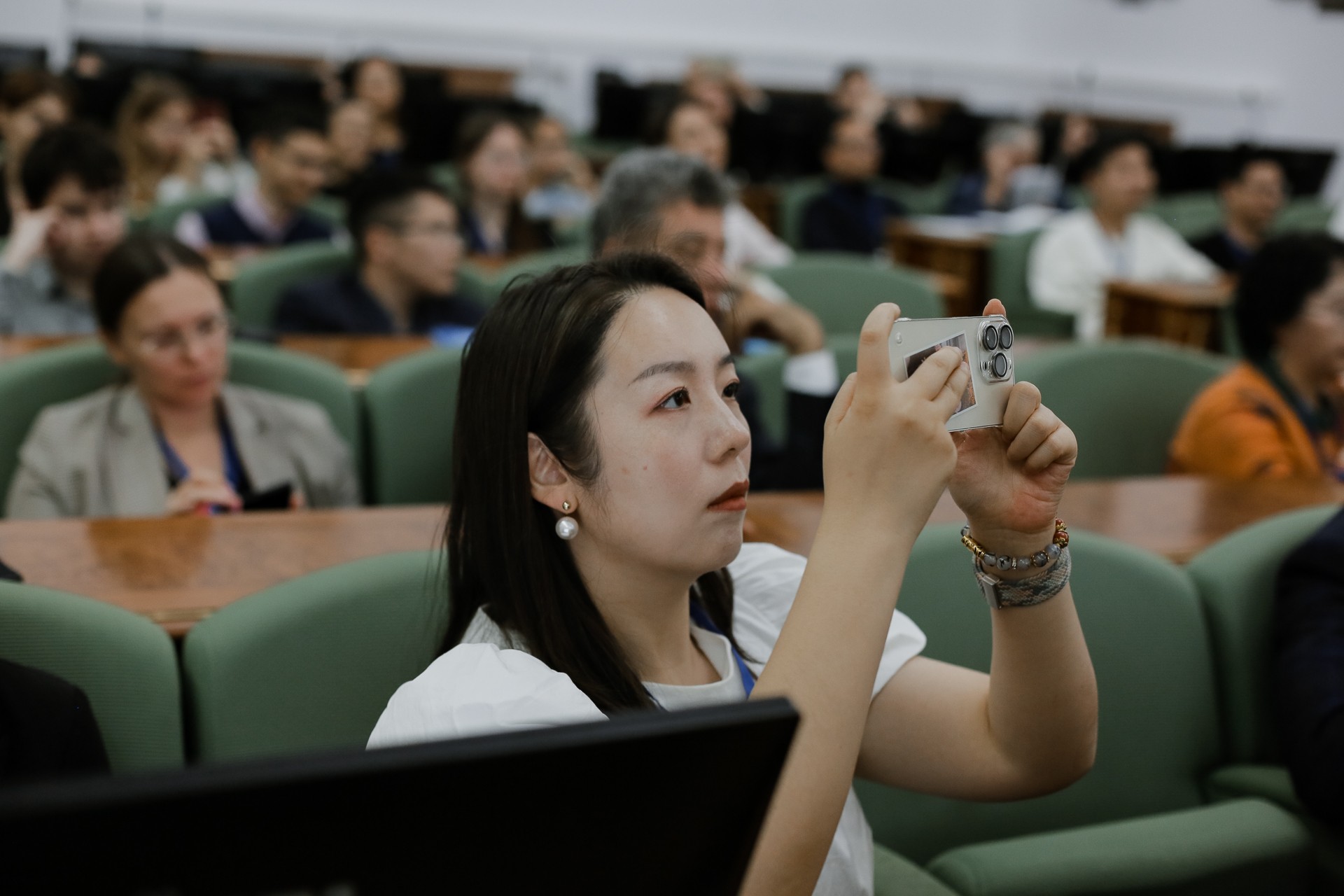 ������-�����