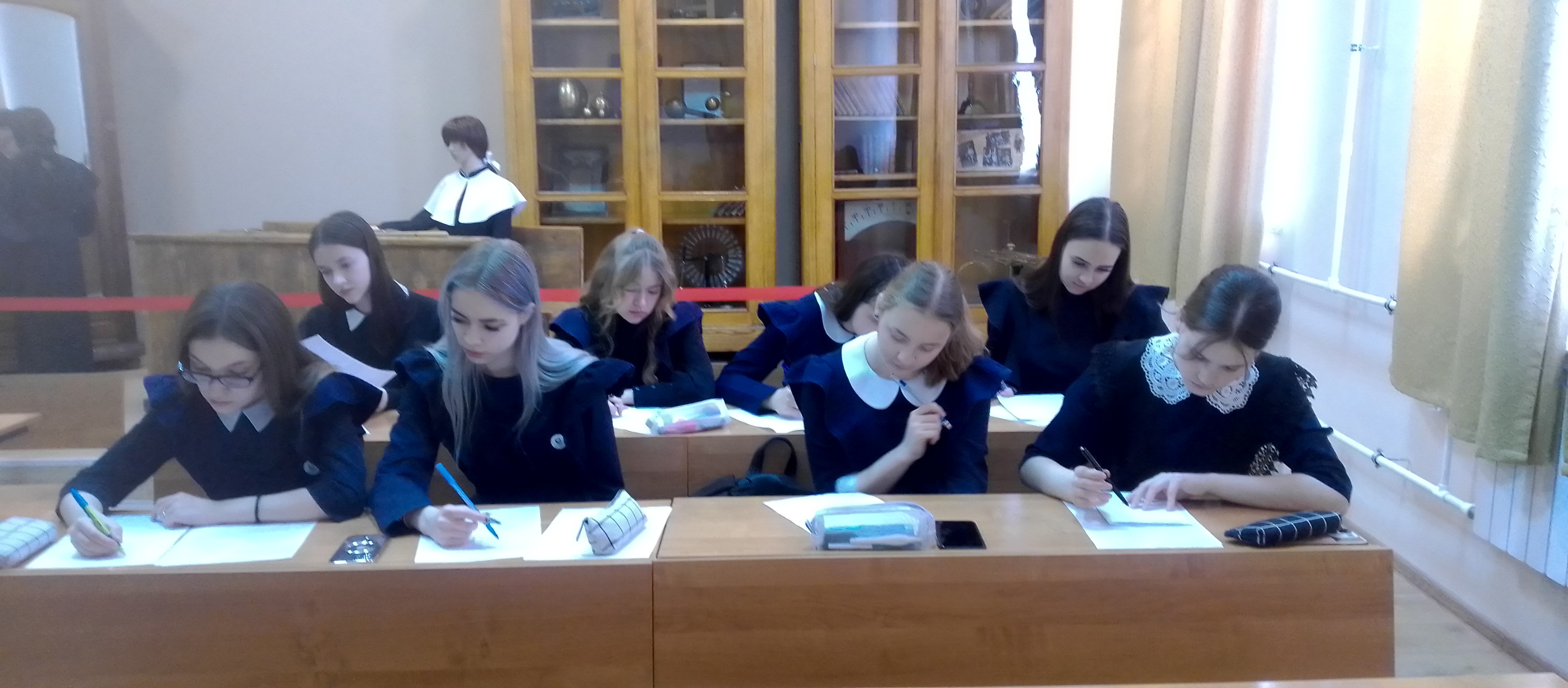 В Елабужском институте КФУ прошла олимпиада по обществознанию для школьников и студентов СПО В Елабужском институте КФУ прошла олимпиада по обществознанию для школьников и студентов СПО