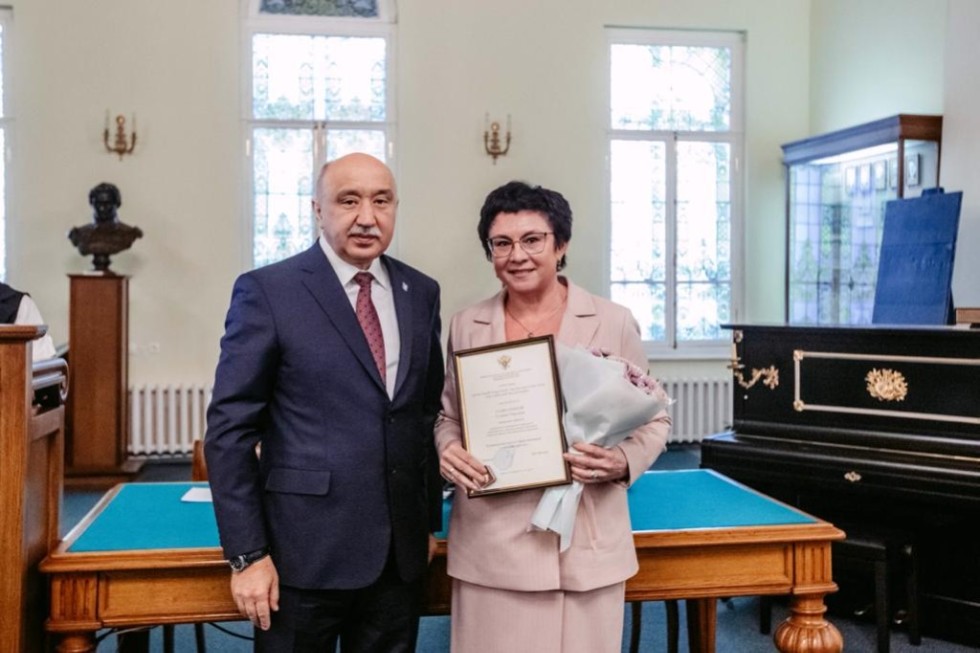 Преподаватели ИФМК отмечены ведомственными наградами за значительные заслуги в сфере образования Преподаватели ИФМК отмечены ведомственными наградами за значительные заслуги в сфере образования