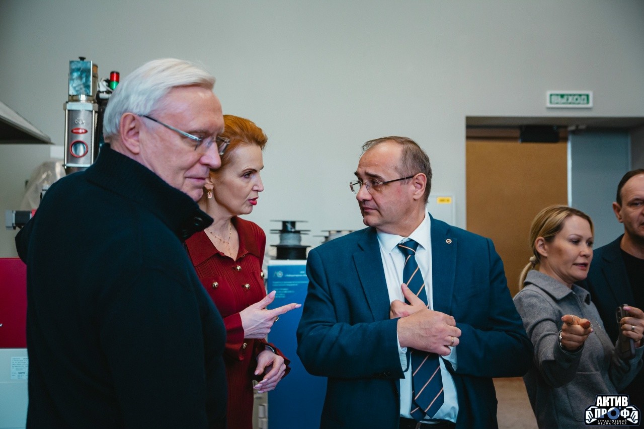 � ,��� &laquo;����� ���� ���&raquo;, ��� &laquo;�����&raquo;