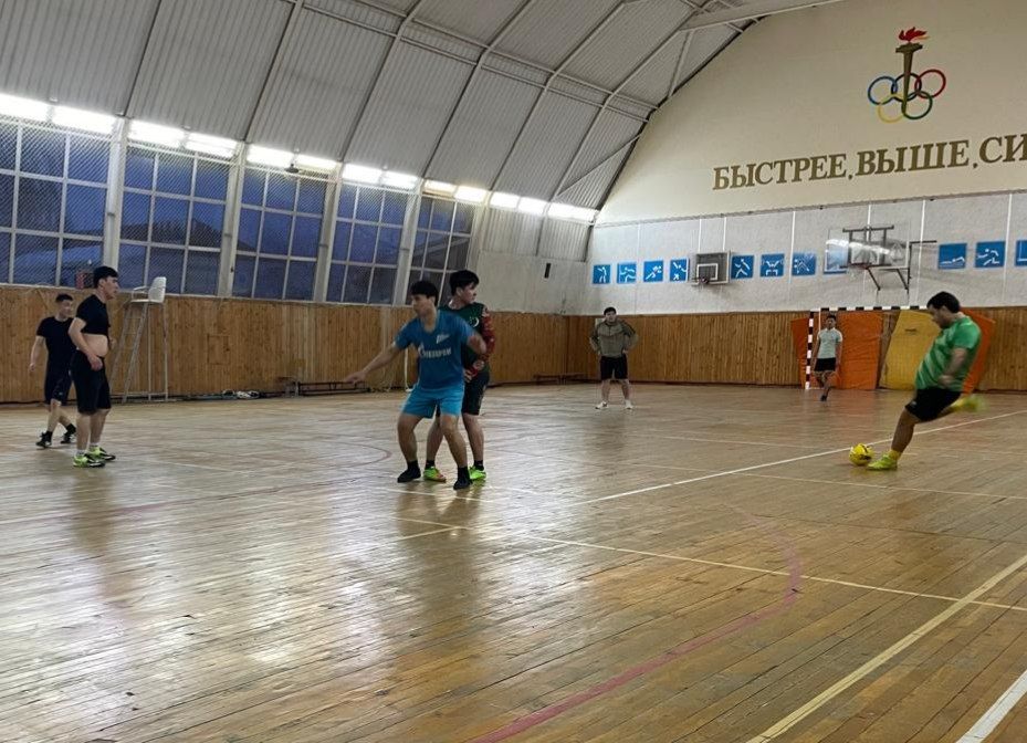 В Елабужском институте КФУ прошёл новогодний турнир по футболу В Елабужском институте КФУ прошёл новогодний турнир по футболу