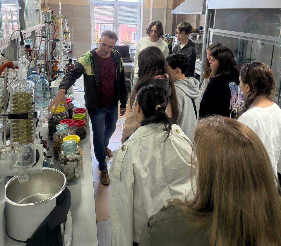 День открытых дверей в Химическом институте им. А.М. Бутлерова КФУ День открытых дверей в Химическом институте им. А.М. Бутлерова КФУ