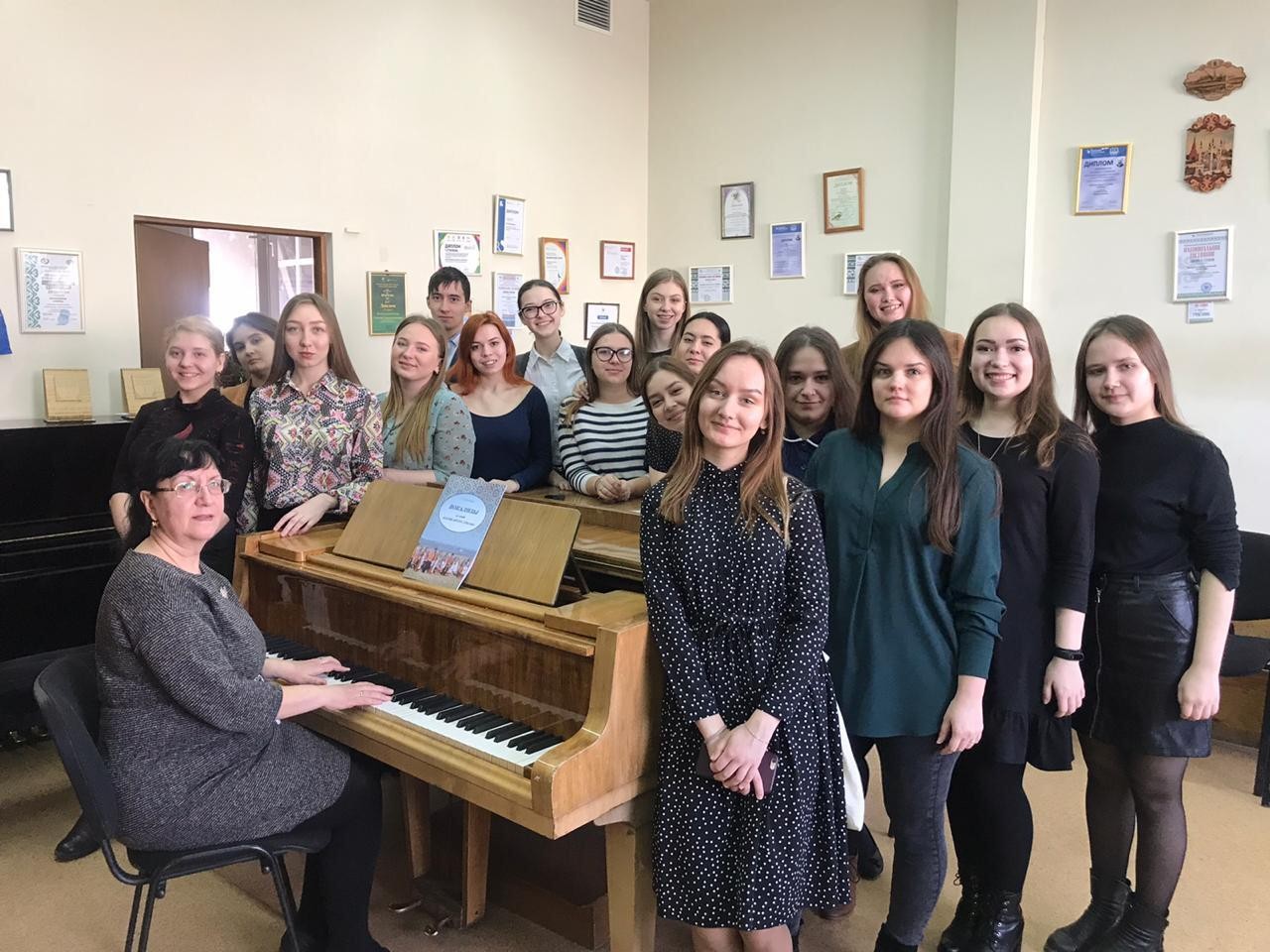 Студенты-музыканты осваивают этнопевческие традиции народов Поволжья Студенты-музыканты осваивают этнопевческие традиции народов Поволжья