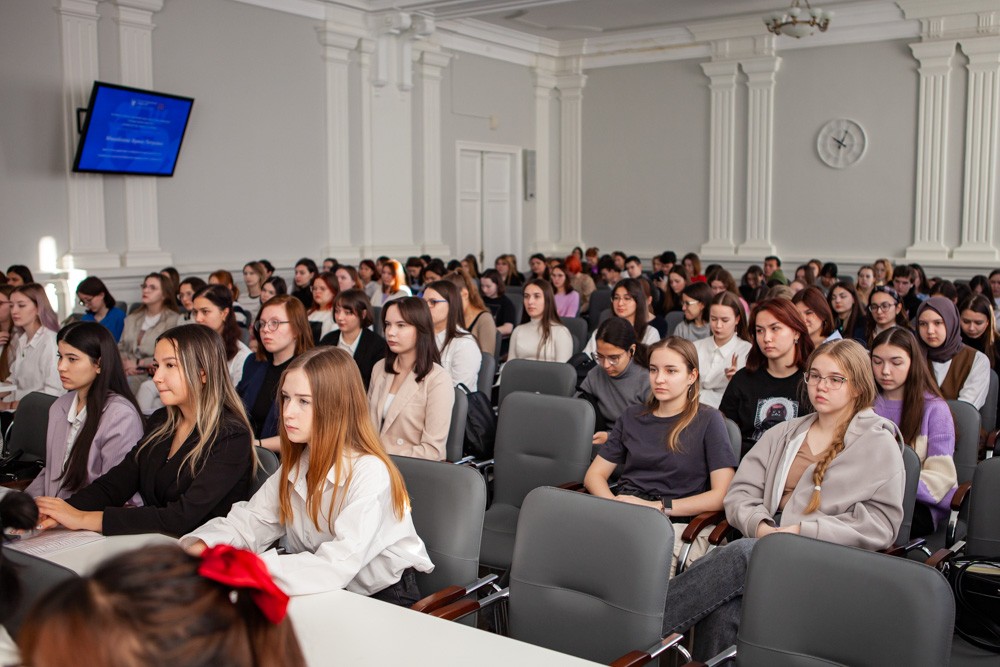 Состоялась российско-китайская студенческая научно-практическая конференция 'Наследие великих педагогов'