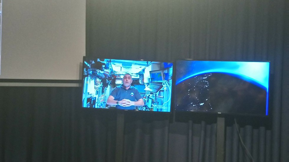 Первый в России телемост Международная космическая станция - Казанский федеральный университет ? МДЦ 'Артек' Первый в России телемост Международная космическая станция - Казанский федеральный университет ? МДЦ 'Артек'