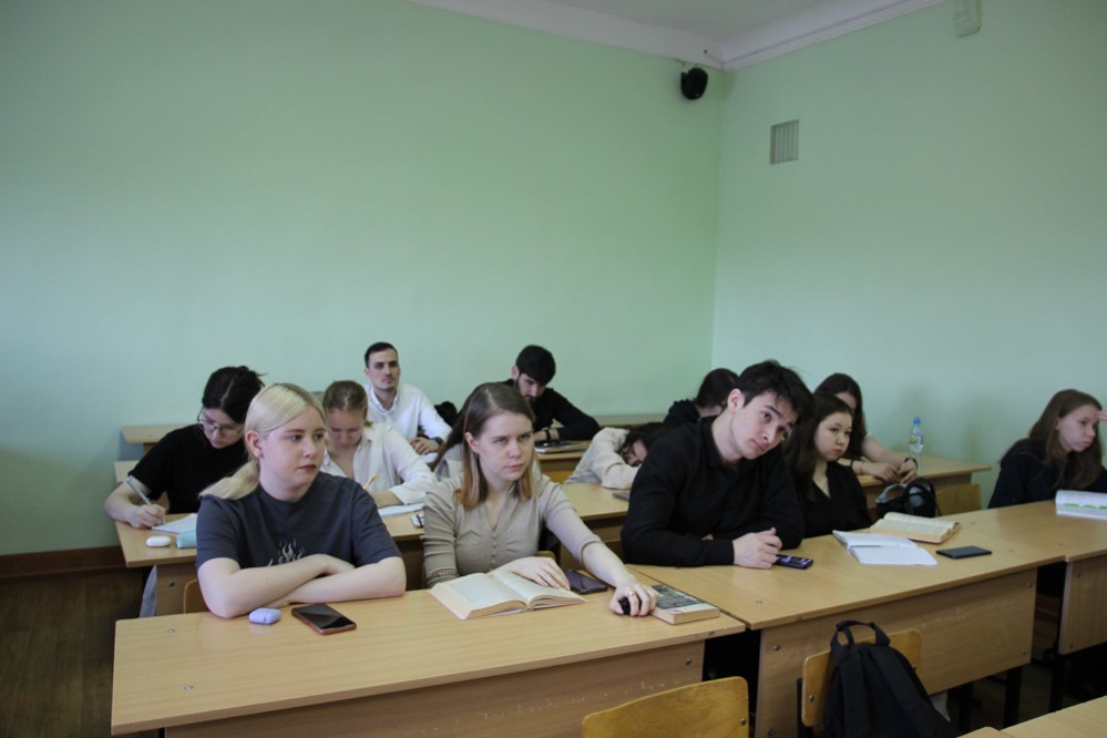 В День правовой помощи для студентов Елабужского института КФУ состоялась открытая лекция 'Предупреждение нарушений законодательства о митингах и предотвращение действий, направленных на дискредитацию действий СВО'. В День правовой помощи для студентов Елабужского института КФУ состоялась открытая лекция 'Предупреждение нарушений законодательства о митингах и предотвращение действий, направленных на дискредитацию действий СВО'.