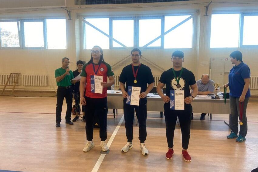 Победителями Спартакиады студентов и аспирантов КФУ по армрестлингу стали студенты Елабужского института КФУ Победителями Спартакиады студентов и аспирантов КФУ по армрестлингу стали студенты Елабужского института КФУ