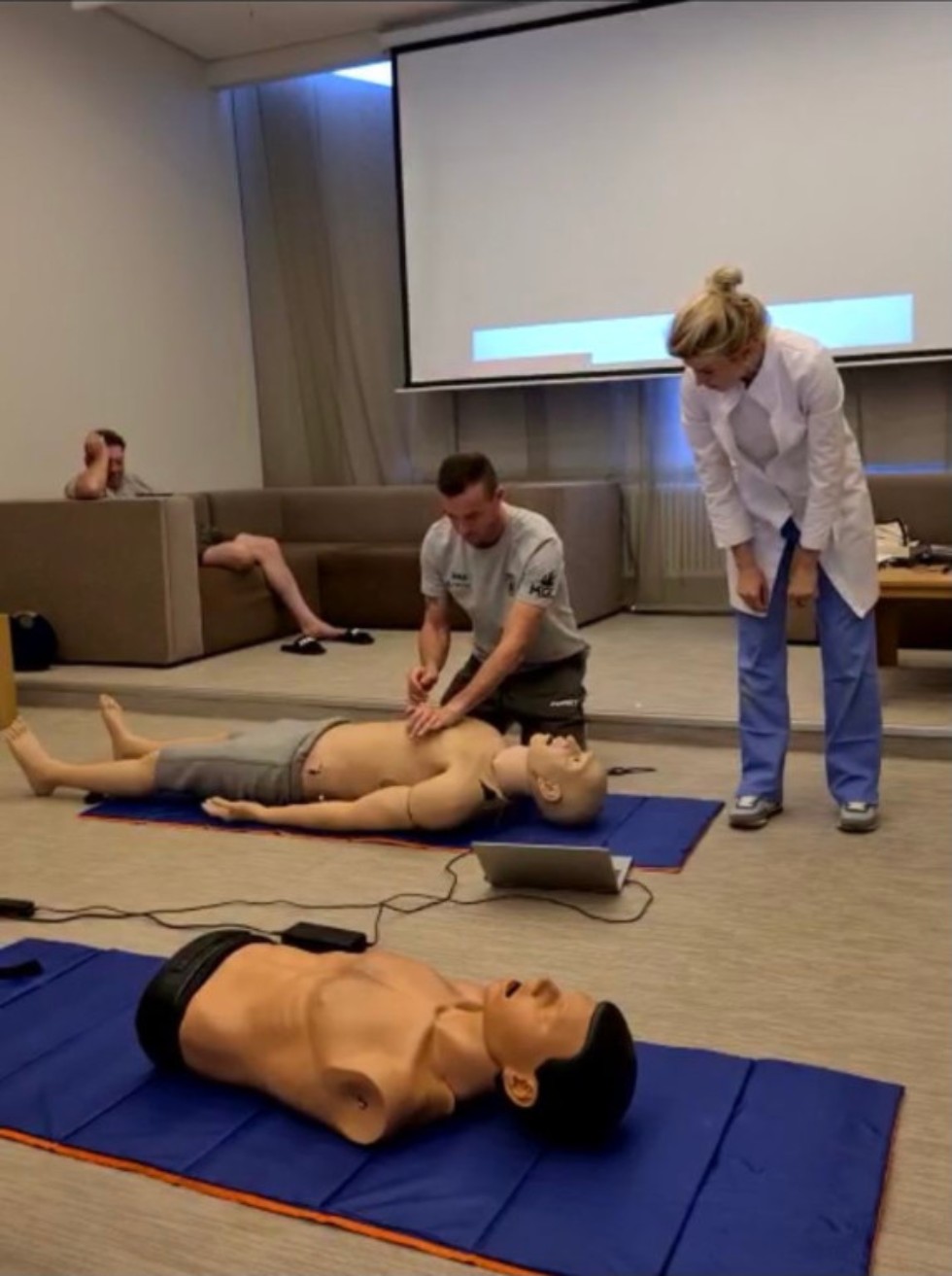 ����������