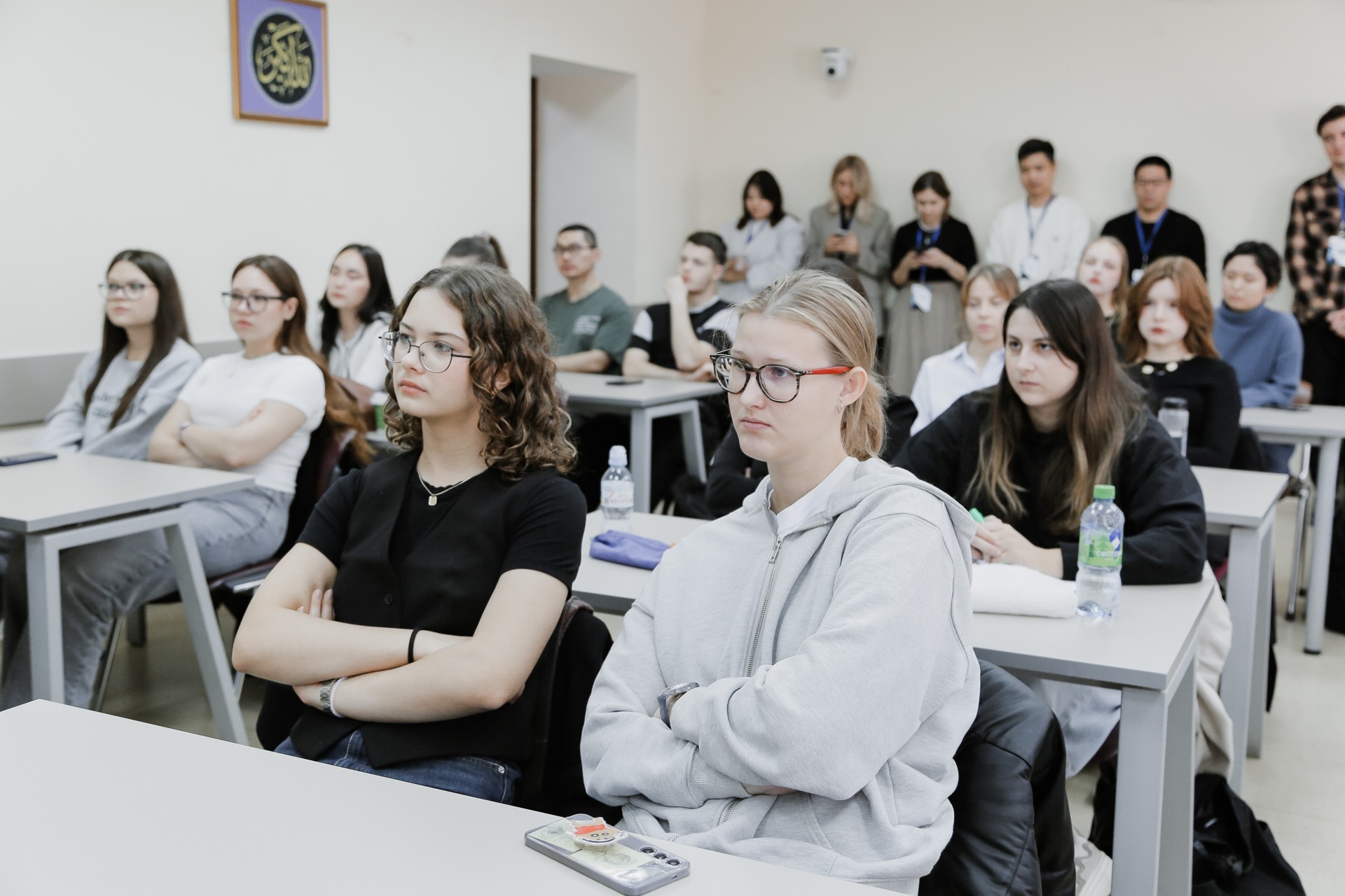 ������-�����