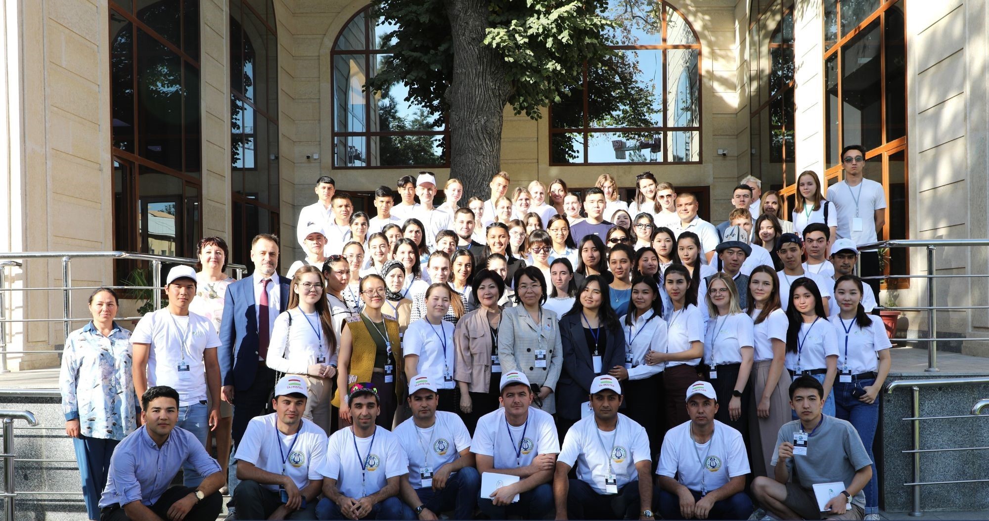 При участии студентов Института международных отношений в Самарканде прошел Форума При участии студентов Института международных отношений в Самарканде прошел Форума