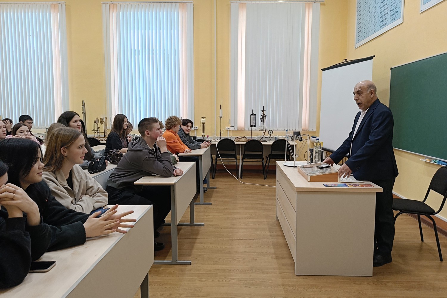 В Елабужском институте КФУ прошёл День открытых дверей В Елабужском институте КФУ прошёл День открытых дверей