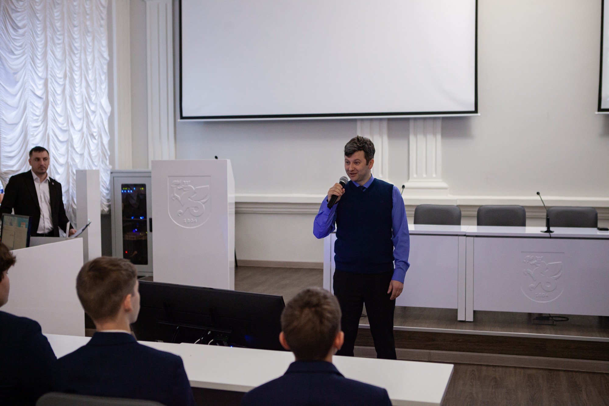 В Елабужском институте КФУ прошел День открытых дверей В Елабужском институте КФУ прошел День открытых дверей