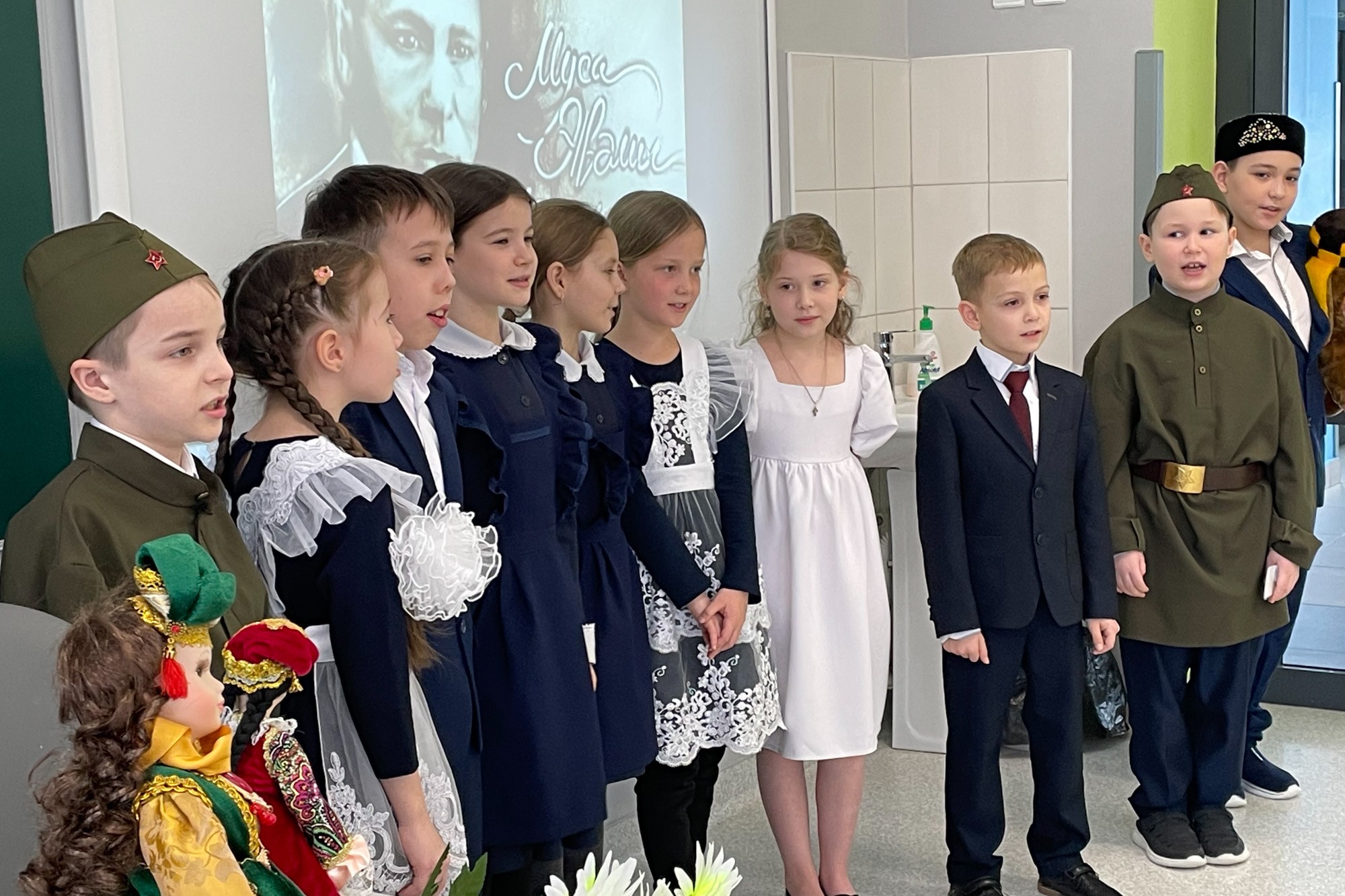 'Жизнь свою народу отдаю' 'Жизнь свою народу отдаю'