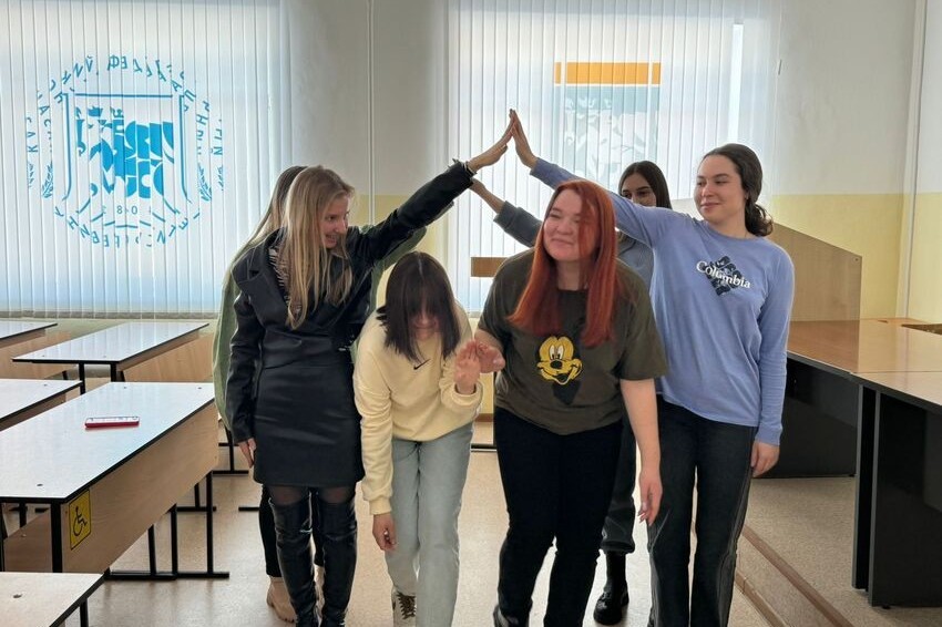 Состоялся кураторский час 'Международный день счастья' Состоялся кураторский час 'Международный день счастья'