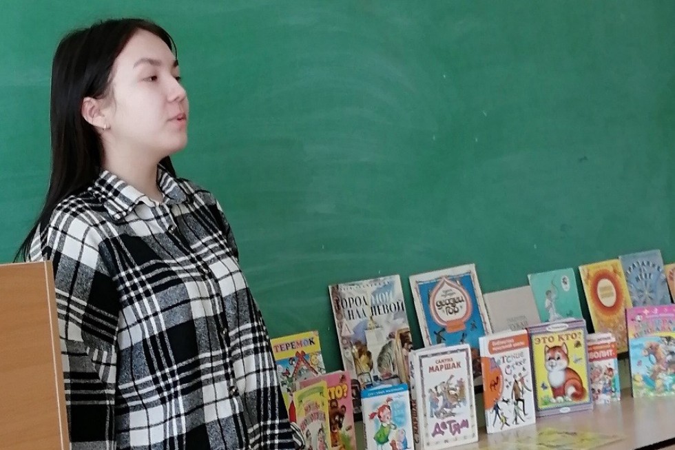 Кураторский час на тему 'Формирование культуры восприятия поэтической лирики' Кураторский час на тему 'Формирование культуры восприятия поэтической лирики'