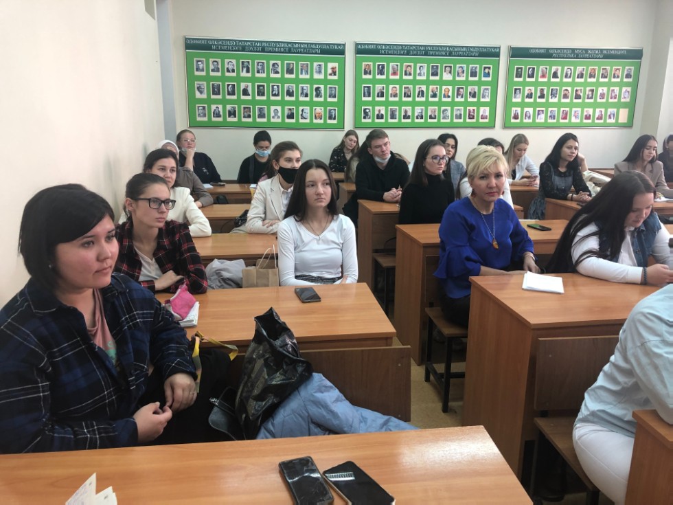 'Шаһнамәче' белән очрашу' 'Шаһнамәче' белән очрашу'