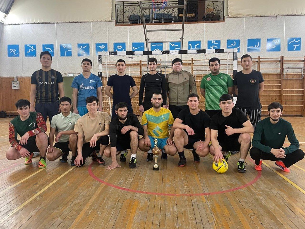 В Елабужском институте КФУ прошёл новогодний турнир по футболу В Елабужском институте КФУ прошёл новогодний турнир по футболу