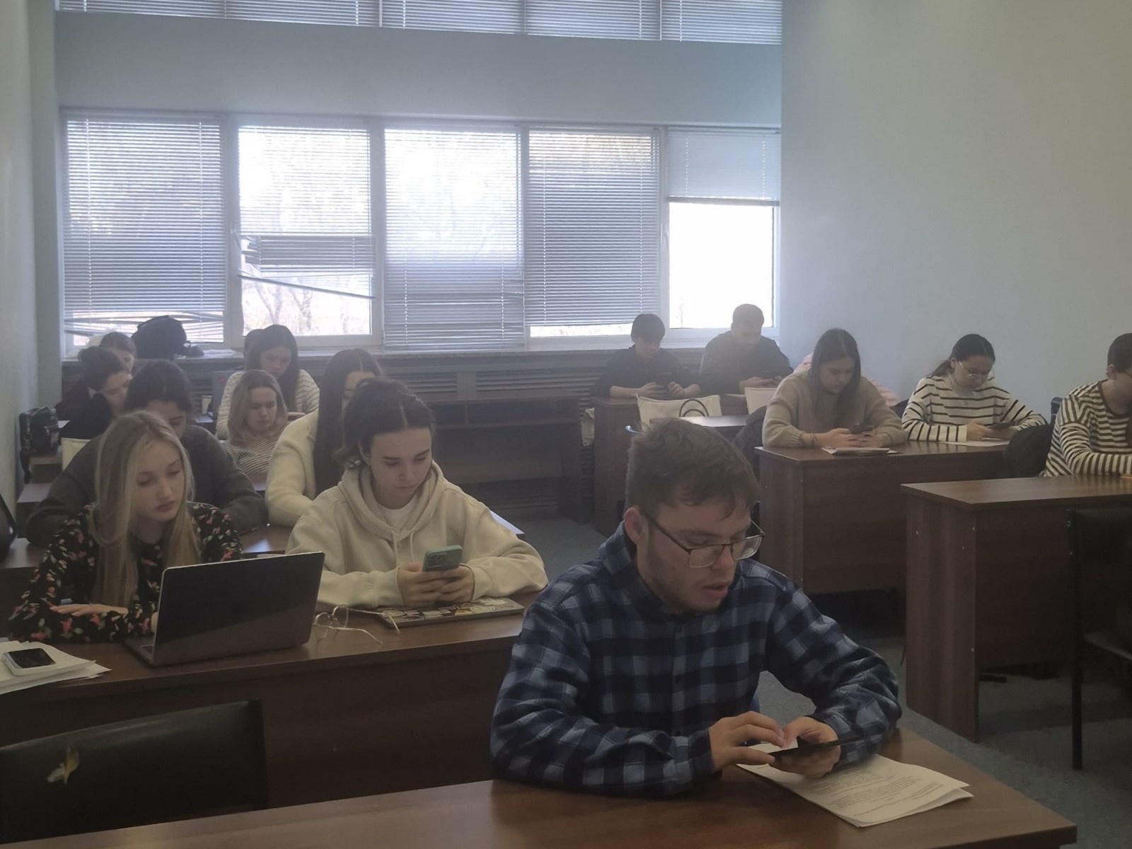 Студенты ИСФНиМК приняли участие в Социологическом диктанте Студенты ИСФНиМК приняли участие в Социологическом диктанте