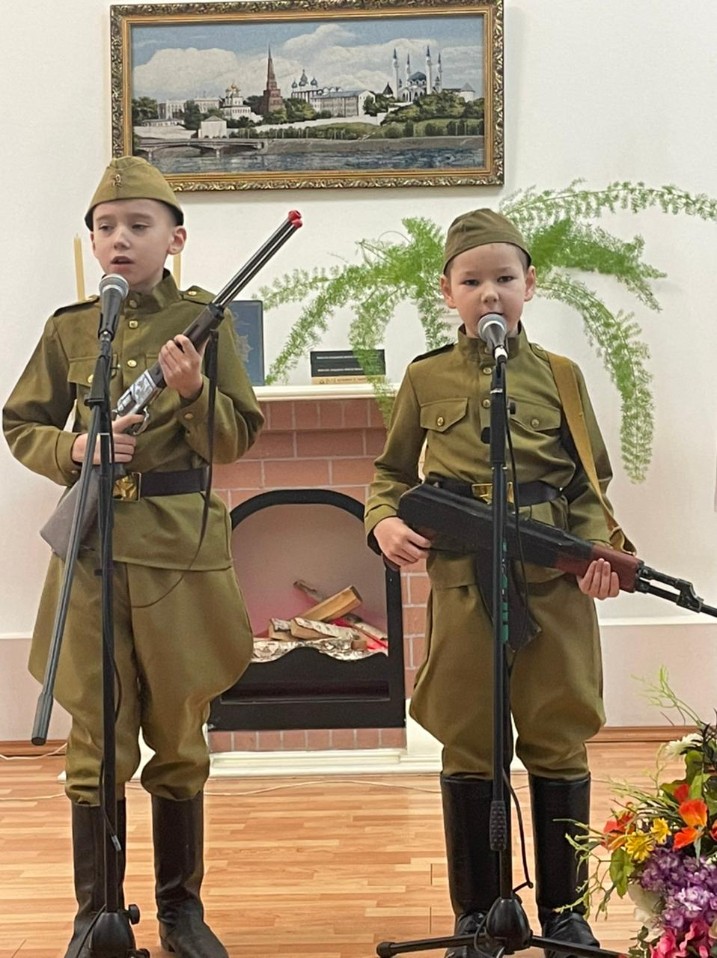 В центре Института Каюма Насыри в г. Ульяновске прошел информационный час 'Гомерем минем моңлы бер җыр иде, үлемем дә яңгырар җыр булып' В центре Института Каюма Насыри в г. Ульяновске прошел информационный час 'Гомерем минем моңлы бер җыр иде, үлемем дә яңгырар җыр булып'