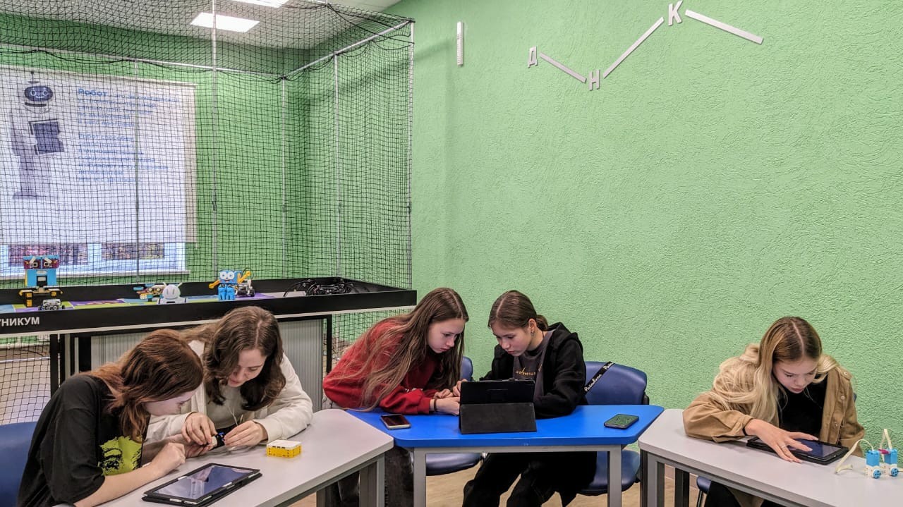 Елабужские школьники приняли участие в профессиональных пробах Елабужские школьники приняли участие в профессиональных пробах