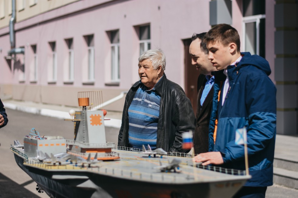 ����� ��������� ���� ������������� 