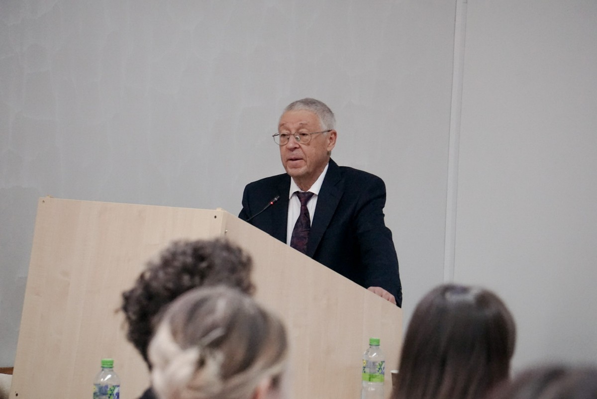 Академик РАН Сергей Деев: 'В КФУ фантастические возможности для самой серьезной науки' Академик РАН Сергей Деев: 'В КФУ фантастические возможности для самой серьезной науки'