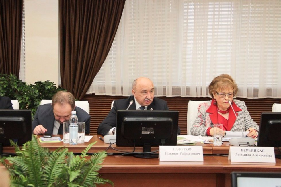 Family and Higher Education: Where Is the Common Ground