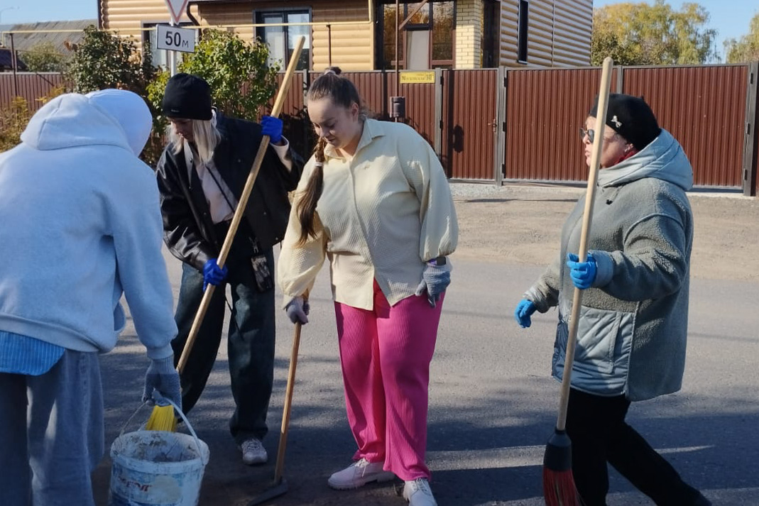 'Чистая среда': преподаватели и студенты Елабужского института КФУ вышли на экологическую акцию 'Чистая среда': преподаватели и студенты Елабужского института КФУ вышли на экологическую акцию