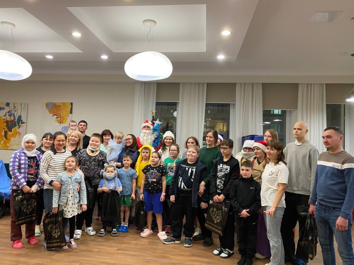 Как студенты соткали новогоднее чудо для детей Как студенты соткали новогоднее чудо для детей