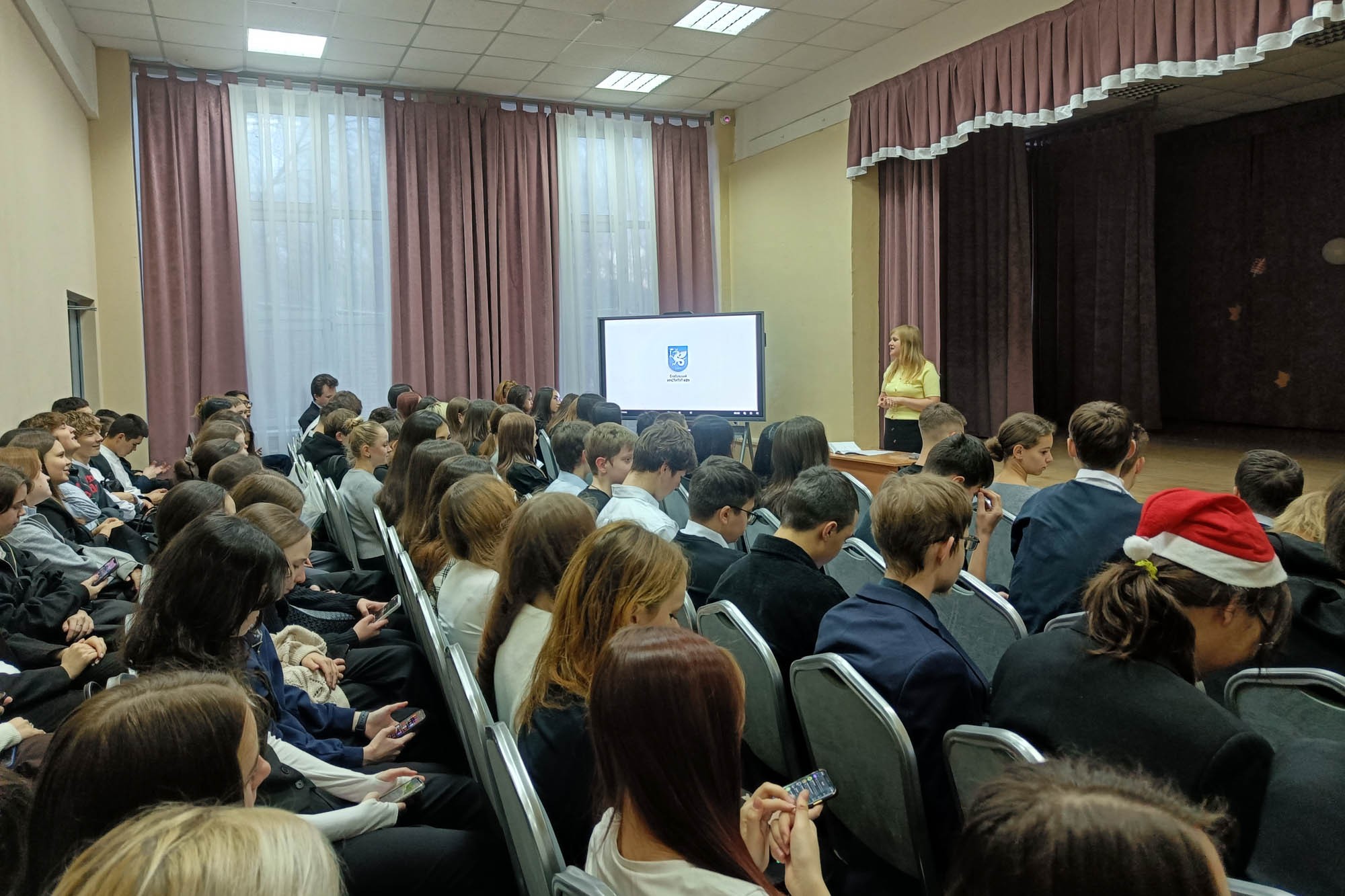 Преподаватели Елабужского института КФУ встретились со старшеклассниками Набережных Челнов Преподаватели Елабужского института КФУ встретились со старшеклассниками Набережных Челнов