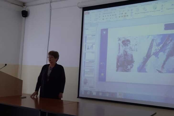 Подвиг летчика испытателя Талалихина В.В. Подвиг летчика испытателя Талалихина В.В.